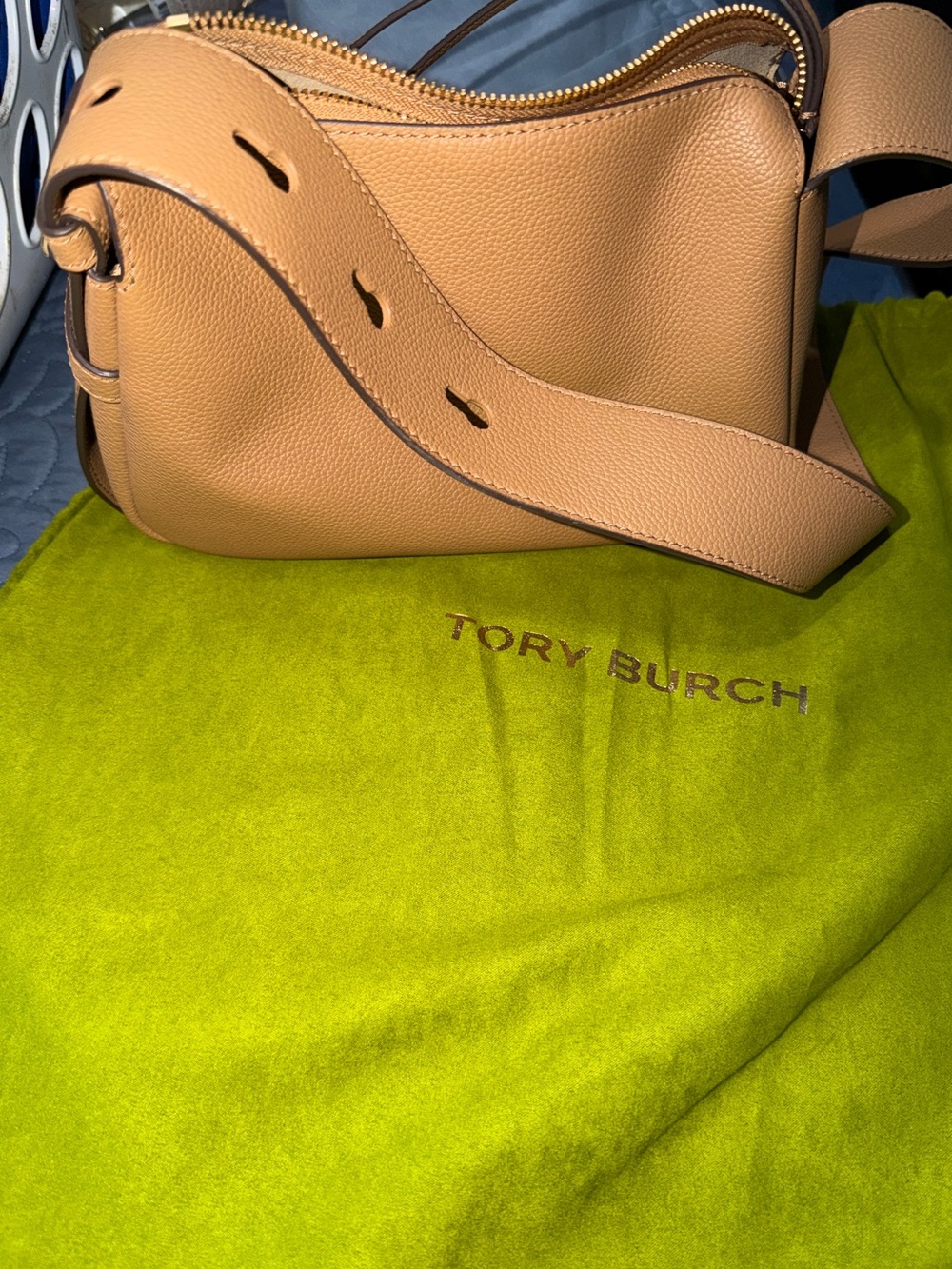 Tory Burch Pebbled Leather Shoulder Bag in Light Tan - Picture 3 of 5